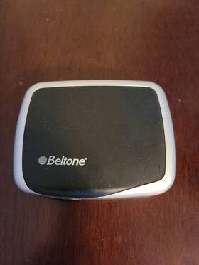 16882700 Beltone Hearing Aids With Case For Parts Repair Used