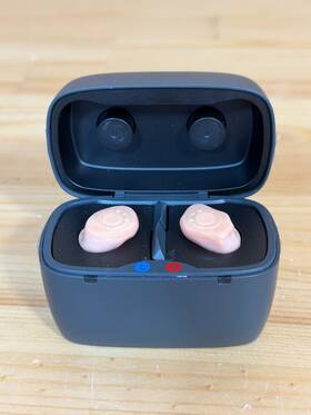 Imp1786-dwc Beltone Pair 2 Custom Hearing Aids With Charge Case Cord Brush Rechargeable C-4