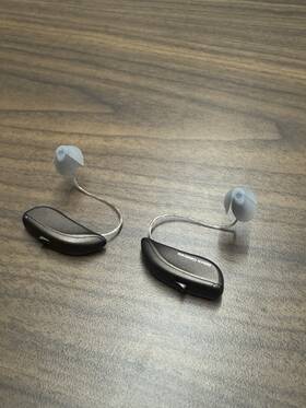 Xd761 Beltone Celebrate Hearing Aids Pair L/r With Charger Tested Working