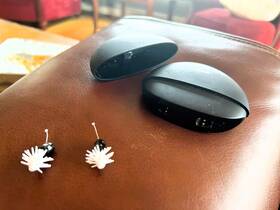 08-0130 Eargo Neo Hifi Hearing Aids/ Rechargeable W Charger Care Kit Case And Manual