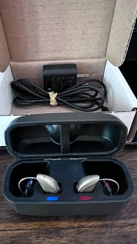 61-drwc Gn Hearing Pair Of Hearing. Xb7 With Charger