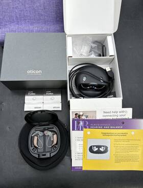 221879 Otcon 240 Oticon More 2 Minirite R Pair L And Hearing Aids Charger 1.0