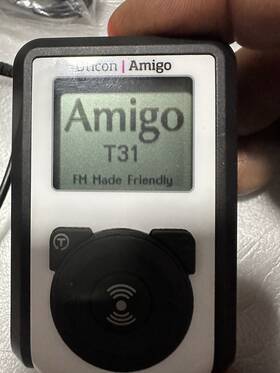 055147 Oticon Amigo T31 Transmitter Used In Good Condition And Charger
