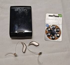 H110 Oticon Hhm V2 Bte Left And Right Hearing Aid - Working Well Free S/h