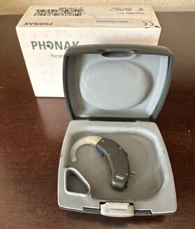 017-0199 Phonak Powermaxx 411 Hearing Aid With Case Right