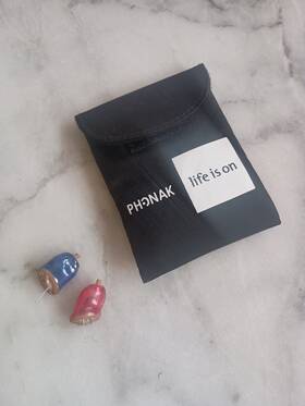 0820a06p Phonak Hearing Aids Pre-owned Micro Buds With Case Auditory Device