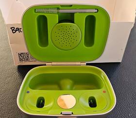 075-0111-111 Phonak 1834y51hn Hearing Aids Charger Case - Green Model 075-0111-111 Phonak 1834y51hn Hearing Aids Charger Case - Green Model