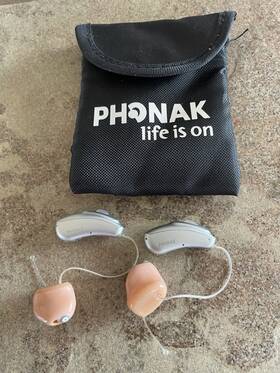 195p Phonak Hearing Aid 207