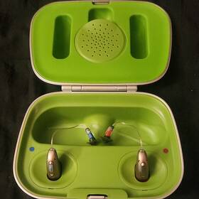 2143y5cle Phonak I90 Hearing Aids Silver And Green Charger Case Cable