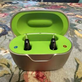 2251nowrv Phonak Aud O Ric Hearing Aids Rechargeable Digital With Charger And Accessories
