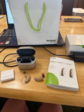 L30-ric Phonak Ric Digital Hearing Aids Pair - Rechargeable With Charging Case