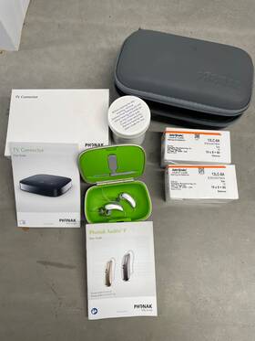 P-312-13 Phonak Aud O Hearing Aids With Batteries And Tv Connector Model P-312-13 Phonak Aud O Hearing Aids With Batteries And Tv Connector Model