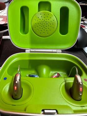 P90-rt Phonak Audeo Paradise Hearing Aid Rechargeable Right Left / For Parts P90-rt Phonak Audeo Paradise Hearing Aid Rechargeable Right Left / For Parts