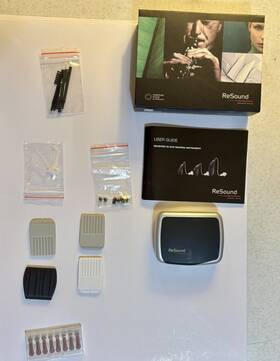 921-drw Resound Hearing Aid Left Only Original Box Batteries And Other Access