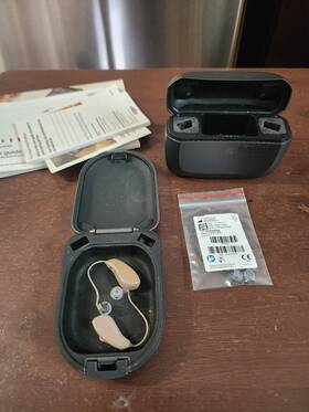 8413250 Resound Gn Ric Bluetooth Digital Hearing Aids Beige Pair With Case Parts