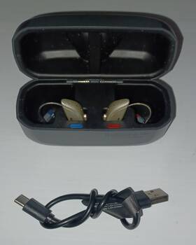 Rt761-rdwc Resound Gn Rt761 Drwc Hearing Aids Left And Right With C-2 Charger