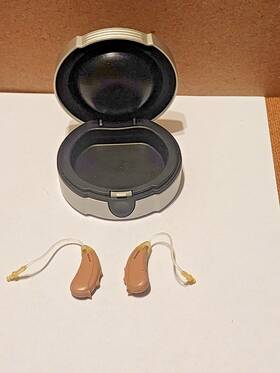701-s Siemens Motion S 701 Digital Hearing Aid Pair L/r With Case Free-ship 701-s Siemens Motion S 701 Digital Hearing Aid Pair L/r With Case Free-ship