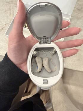 21023557 Signia Pure Charge And Go T 7ix Rechargeable Ric Hearing Aid Set With Case Charger