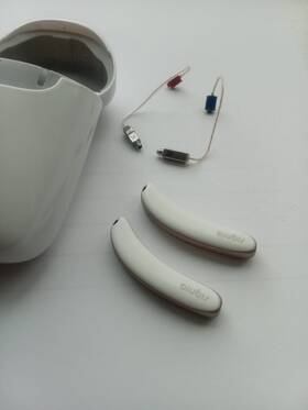 Signia Ir-7ax Styletto 2 Units For Mild To Severe Hearing Losses