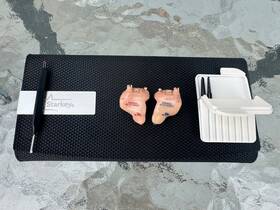 06-17-250527 Starkey Hearing Aids And 250528 In The Ear Right Left With Extras