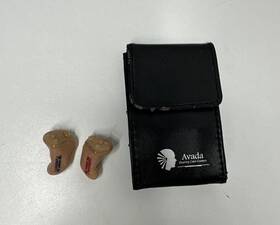 1109j248 Unitron 1109j247 Hs Ite Hearing Aids Set Used No Remote 1109j248 Unitron 1109j247 Hs Ite Hearing Aids Set Used No Remote