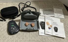 1151j214 Unitron Hs Ite Hearing Aids Pair Left And Right In The Ear Remote Cases