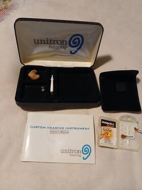 98w027599a Unitron & Siemens 1 Left Ear Fs 0319 J816 And L5 Retired Hearing Aids Vtg