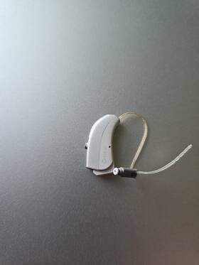 F2-220 Widex Beyond Line 220 B Digital Hearing Aid For Mild To Severe Losses