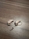 Miracle-ear Me 3175 Ric Hearing Aids With Case And 2 New Battery Packs. Fixed Price $100.00.